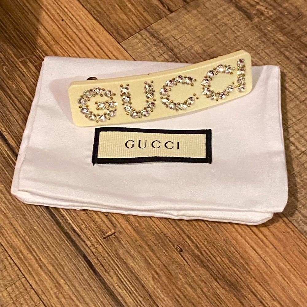 Gucci Cream Crystal Logo Hair Barrette - Picture 5 of 6